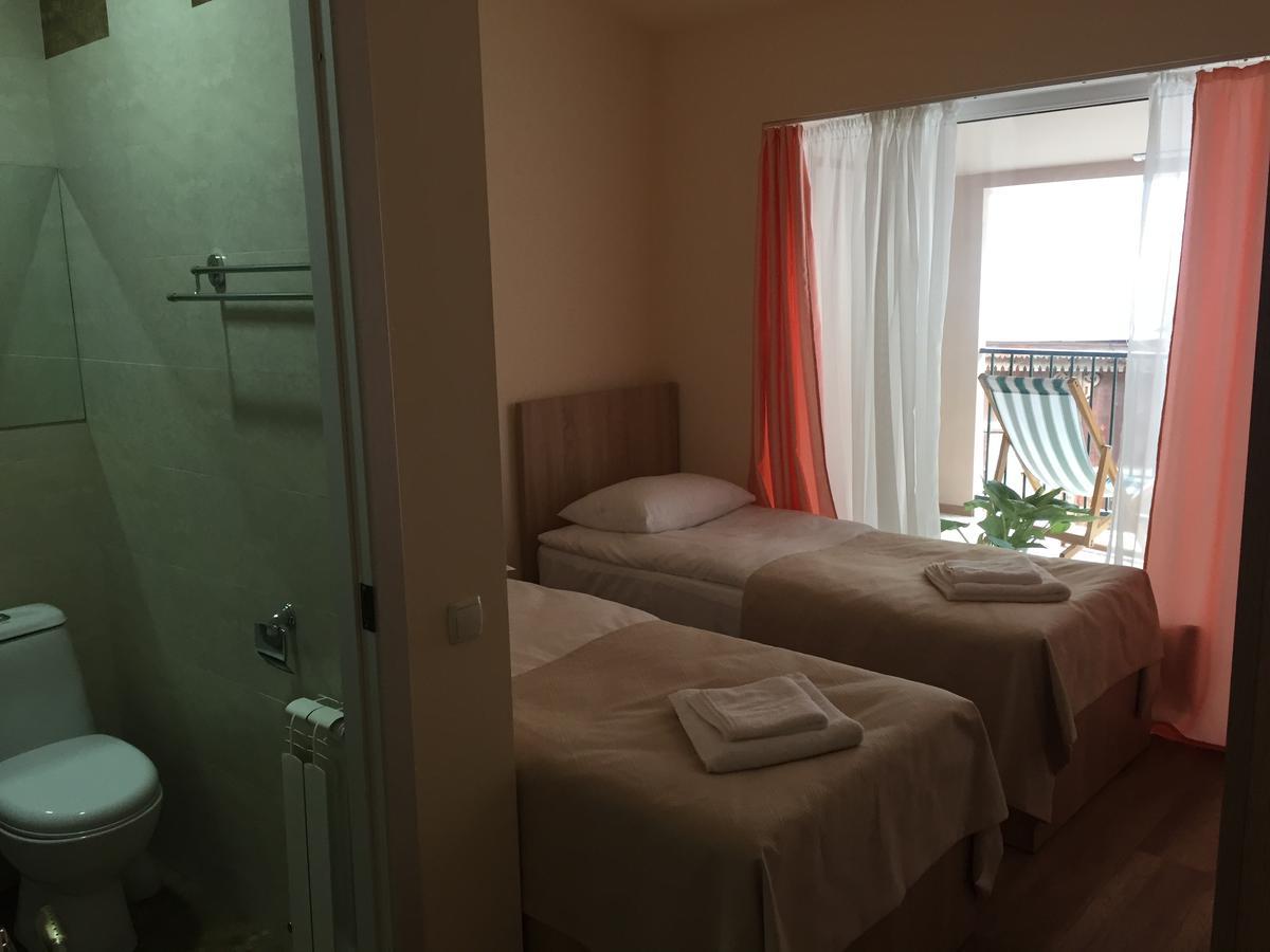 R And B Hotell Borjomi Exteriör bild